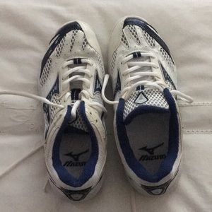 Mizuno volleyball shoes